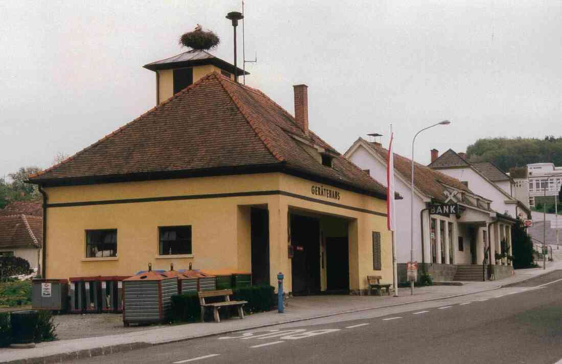 Feuerwehrhaus vor Bau des Gemeindezentrums