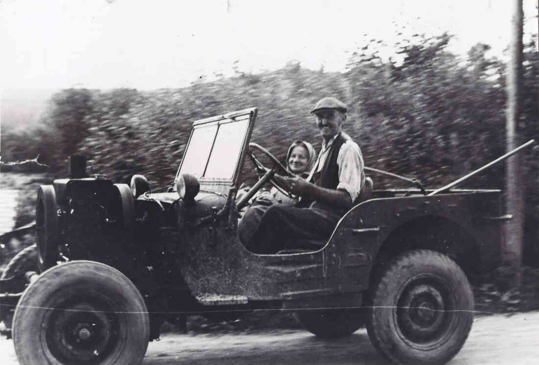 Jeep mit Standmotor - Herr Ludwig Sokol