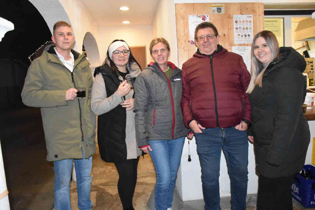 Kesselwurst & Glühwein beim Imbiss