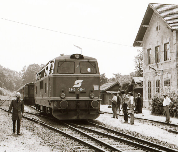 30.6.1987 E753 als NF3 - Bahnhof Oberschützen