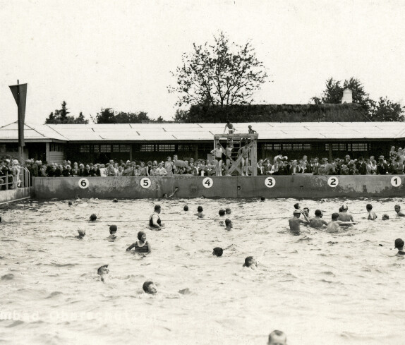 Schwimmbad Oberschützen bei der Neueröffnung 1930