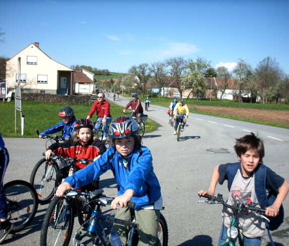 Anradeln des Gewerbevereines, Unterwegs Richtung Oberwart, Mai 2003