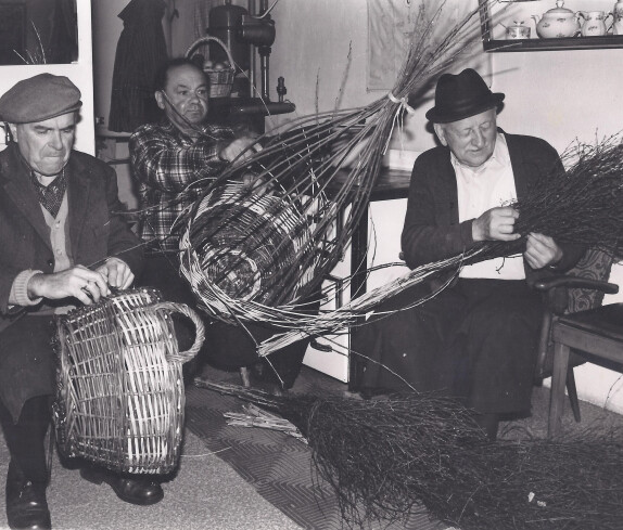 Korbflechten - Ernst Jany, Adolf Karner und Karl Karner