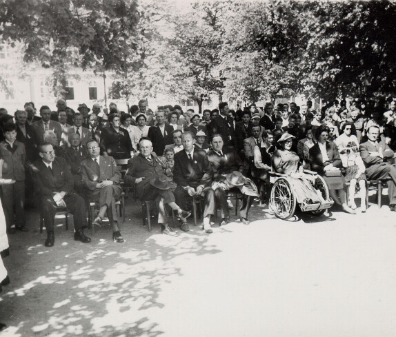 Flugzeugweihe am Kirchenplatz in Oberschützen, 12. 5.1957 vormittags