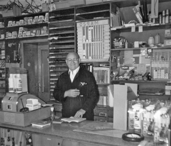 Richard Klenner im Geschäftslokal