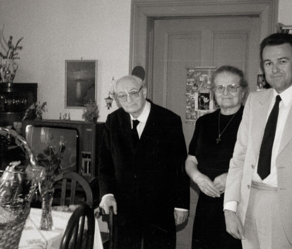 Goldene Hochzeit 1985, Ehepaar Tepperberg und Dir. H. Frauneder in der "Hetzl Villa"