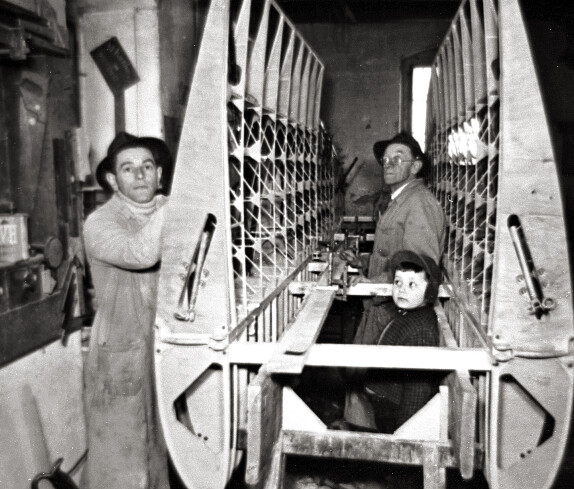 Seglerbau in der Werkstatt Kirnbauer Oberschütze, 1956-1957