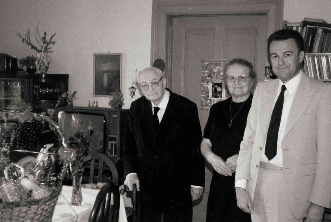 Goldene Hochzeit 1985, Ehepaar Tepperberg und Dir. H. Frauneder in der "Hetzl Villa"