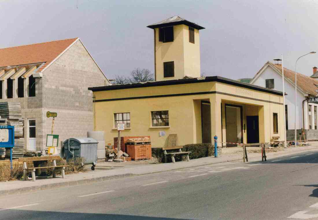Juni 1993 - Gemeindeamt, Abbruch Gerätehaus